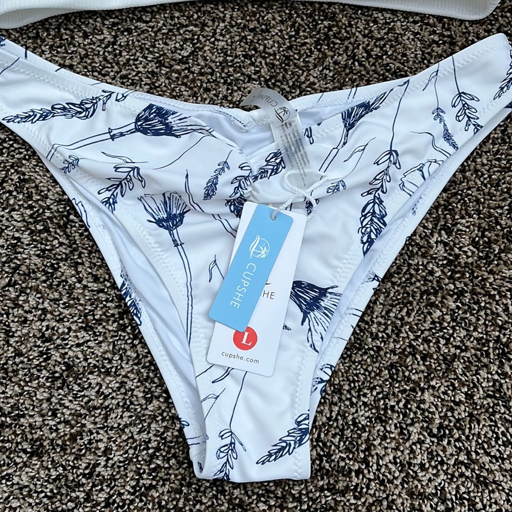 Cupshe Navy & White Patterned Bikini, NWT - Picture 4 of 5